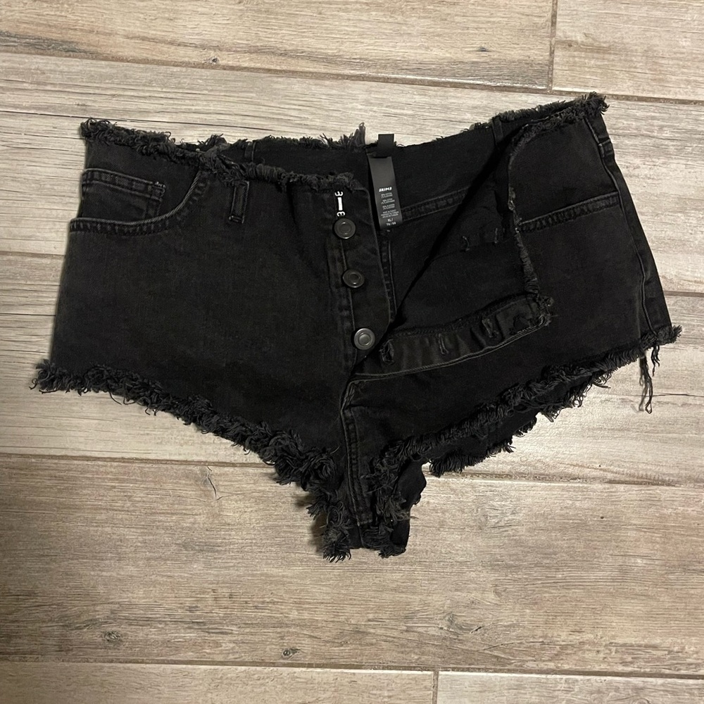 Skims Summer Denim Short Short- Size XL